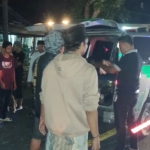 Anggota Satlantas Polres Pamekasan tiba di lokasi kecelakaan