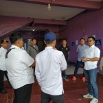 Manajemen Persik Kediri saat mengecek Stadion Brawijaya. (Ist)