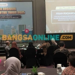 Penyerahan penghargaan bagi mitra BPJS Cabang Madiun. Foto: HENDRO SUHARTONO/BANGSAONLINE