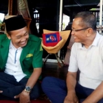 HM. Faridz Afif, Ketua GP Ansor kota Surabaya saat bersilaturahim dengan Dahlan Iskan di kediaman, belum lama ini.