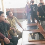 Ketua DPRD Gresik, M. Syahrul Munir, saat bertemu para pedagang. Foto: Ist