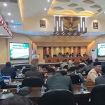 DPRD Tuban saat menggelar rapat paripurna.