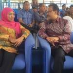 Mensos Khofifah Indar Parawansa dan Wagub Jatim Saifullah Yusuf saat peresmian kantor media nasional biro Jawa Timur di kawasan Gubeng Surabaya, Kamis (25/8).