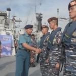 Pangkoarmada II Laksamana Muda TNI Heru Kusmanto saat memberangkatkan Satuan Tugas Port Visit 2019 menuju Filipina. 