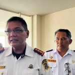 Plt. Kepala Dishub Surabaya, Trio Wahyu Bowo saat diwawancarai awak media di Terminal Intermoda Joyoboyo, Senin (6/4/2026). Foto: Ist.