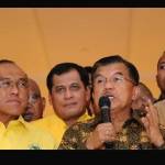 Wapres Jusuf Kalla memberikan keterangan seputar kisruh Partai Golkar. foto: republika