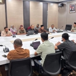 Hearing Komisi 1 DPRD Tuban bersama warga dan PT Waskita Karya membahas dampak proyek pembangunan Sekolah Rakyat (SR).