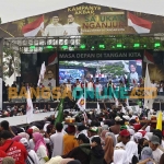 Kampanye akbar yang digelar pasangan calon no 1, Muhammad Muhibbin dan Aushaf Fajr di GOR Bung Karno, Nganjuk. Foto: RAFLI FAJRI JULIANTO/BANGSAONLINE