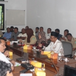 Rapat kerja Komisi III DPRD Pasuruan dengan DLH dan OPD terkait persoalan limbah.