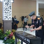Sertijab Kepala Kantor Imigrasi Surabaya dari Chicco A Muttaqin kepada Ramdhani (dok.Ist)