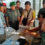 Kepala Tim Sergap Wilayah Jawa Timur Bagian Selatan, Brigjen Agus Heru P ketika memberi penjelasan pada anggota Gapoktan.