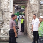 Forkompinka Tuban menemui pengurus Yayasan Mabarrot Sunan Bonang Tuban untuk menginformasikan penutupan makam.