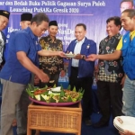 Sekretaris DPD Nasdem Gresik, Musa bersama jajaran pengurus saat peresmian pembukaan penjaringan bacabup-bacawabup, beberapa waktu lalu. foto: ist.