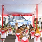 Plt. Wali Kota Surabaya Whisnu Sakti Buana saat sambutan dalam dialog penanganan Covid-19. (foto: ist)