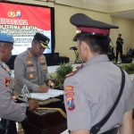 Kapolresta Sidoarjo, Kombes Pol Kusumo Wahyu Bintoro, saat memimpin sertijab.