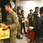 Satpol PP Kota Surabaya terus mengintensifkan pengawasan terhadap sejumlah tempat Rekreasi Hiburan Umum (RHU) selama bulan suci Ramadhan. Foto: Hms