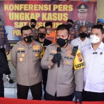 Kapolresta Sidoarjo, Kombes Pol Kusumo Wahyu Bintoro, saat konferensi pers terkait kasus sodomi yang menimpa remaja berkebutuhan khusus.