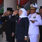 Gubernur Jatim Khofifah Indar Parawansa saat upacara peringatan Hari Kesaktian Pancasila di Gedung Grahadi Surabaya, (1/10/2019). foto: istimewa/ BANGSAONLINE.com