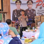 Kapolres Madiun, AKBP Anton Prasetyo, saat memberi sambutan kepada para peserta dalam acara Ngopi Bareng Awak Media.
