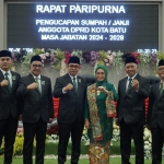 Enam anggota Fraksi PKB DPRD Kota Batu foto bersama usai dilantik.