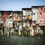 Salah satu sudut Kota Dharavi. Sangat kumuh dan ruwet. Foto: Shutterstock/Tom Young Wildlife/Kompas



