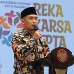 Plt Wali Kota Pasuruan saat memberi sambutan.