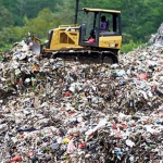 Gunung sampah di TPA Supit Urang. foto: istimewa