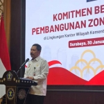 Kepala Kanwil Kemenkum Jatim saat memberi sambutan