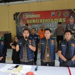 Konferensi pers terkait predator anak di Mapolresta Sidoarjo.