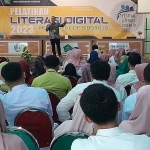 Peserta pelatihan Literasi Digital 2023 saat mengikuti materi Public Speaking, Rabu (24/5/2023). Foto: Mustain/BANGSAONLINE.com