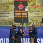 Peluncuran aplikasi URC Cyber Police di monumen Arek Lancor. foto: ERRI SUGIANTO/ BANGSAONLINE