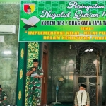 Kasi Pers Kasrem, Kolonel Inf Agus Supriyanto, saat membacakan sambutan Danrem 084/BJ, Brigjen TNI Widjanarko.