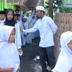 Ridak Al Amin selaku koordinator kegiatan saat memberikan arahan kepada siswa