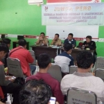 Suasana dialog antara wartawan dengan Kabag Humas dan Protokol serta Kepala DKI Tuban. foto: SUWANDI/ BANGSAONLINE