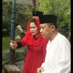 Puti Soekarno saat bersama Takmir Masjid Agung Sunan Ampel (MASA) Surabaya Mohammad Azmi Nawawi (Gus Azmi). Foto: IST