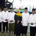 Khofifah Indar Parawansa bersama KH. Robbach Ma