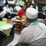 Bupati Sumenep bersama jajarannya saat silaturahim ke Pondok Pesantren Al-Amien Prenduan, Jumat (05/06/2020) kemarin.