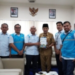  Audiensi  Manager PLN UP3 Madura, Fahmi Fahresi, bersama Asisten Manager (Asman) Niaga dan Pemasaran Abd. Ghafur, Manager ULP Sampang Makhfud Rasidi, serta Manager ULP Ketapang Pujiyanto. Kehadiran jajaran PLN disambut hangat oleh Sekda Kabupaten Sampang, H. Yuliadi Setiawan 