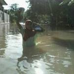RUTIN TIAP TAHUN: Banjir di Kecamatan Benjeng. foto: syuhud/ BANGSAONLINE