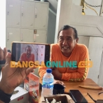 Udin alias Uud Harley, warga Jojoran. Foto: Rusmiyanto/BANGSAONLINE