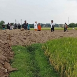 Salura irigasi yang ditutup pengembang di Kelurahan Mimbaan, Kecamatan Panji, Situbondo.