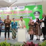 Wakil Gubernur Jawa Timur, Emil Elestianto Dardak, saat membuka Pameran Fiesta Ramadhan.