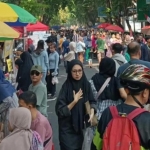 Para pelaku UMKM yang berjualan di area CFD sepanjang Jalan Jaksa Agung Suprapto, Gresik setiap Minggu pagi. Foto: Ist.