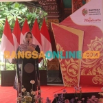 Bupati Mojokerto, Ikfina Fahmawati, saat membeberkan solusi atasi tantangan di tahun 2025. Foto: NINA PUJI RAHAYU/BANGSAONLINE