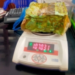 Bungkusan diduga berisikan sabu puluhan kilogram yang hendak diselundupkan lewat perairan