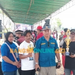 H.Soim (tengah) bersama jajaran panitia. Foto: Ahmad Fuad/BANGSAONLINE.com