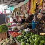 Harga sembako di Surabaya hari ini cenderung stabil. Foto: Sulthon/Bangsaonline.