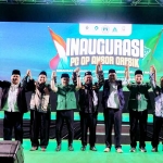 Bupati Gresik, Fandi Akhmad Yani, bersama Wabup, Asluchul Alif, saat menghadiri Inaugurasi PC GP Ansor Gresik. Foto: Ist