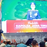 Kapolda Jatim saat memimpin rapat koordinasi Operasi Lilin Semeru 2024.