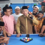 Owner MBS, Ali Zainal Abidin (Tengah), saat menyampaikan peraturan permainan.